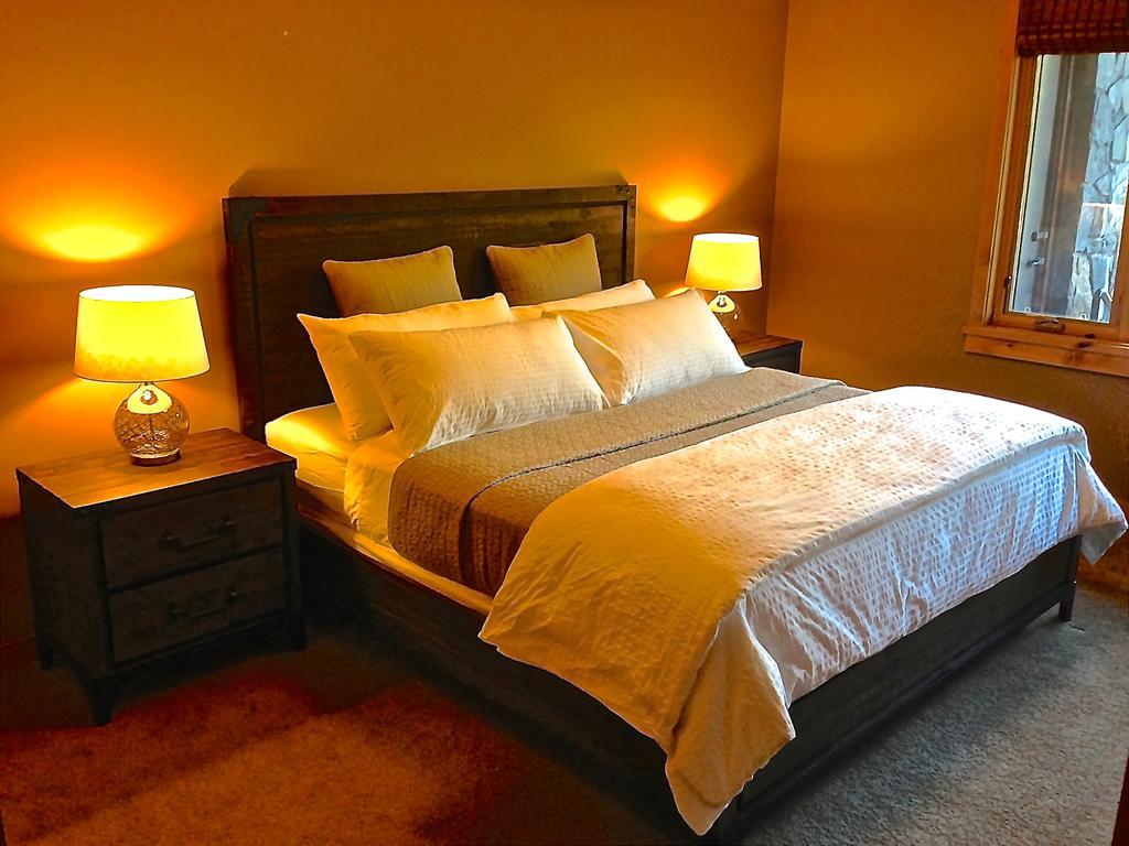Luxury Canmore Vacations Екстер'єр фото